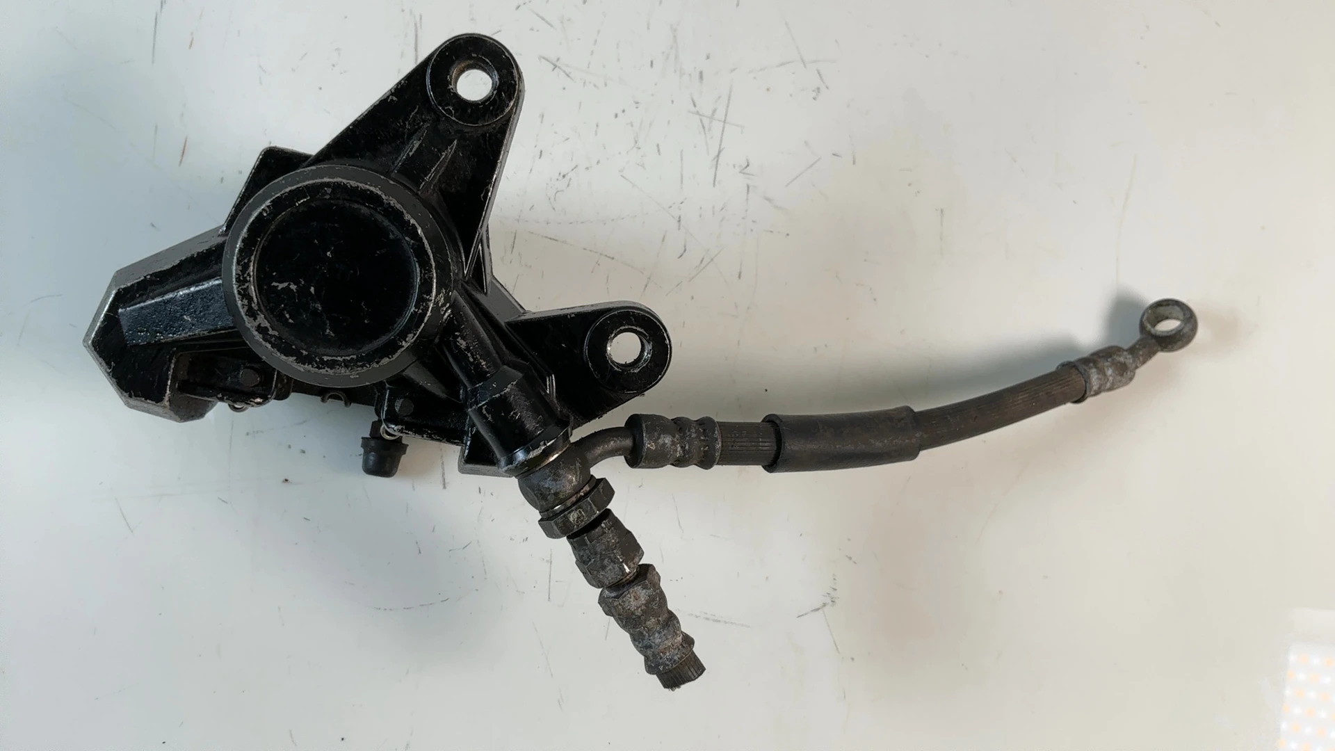 Suzuki GSX550 GSX 550 CC Front Right Brake Caliper 1983-1987 OEM 59100-49011