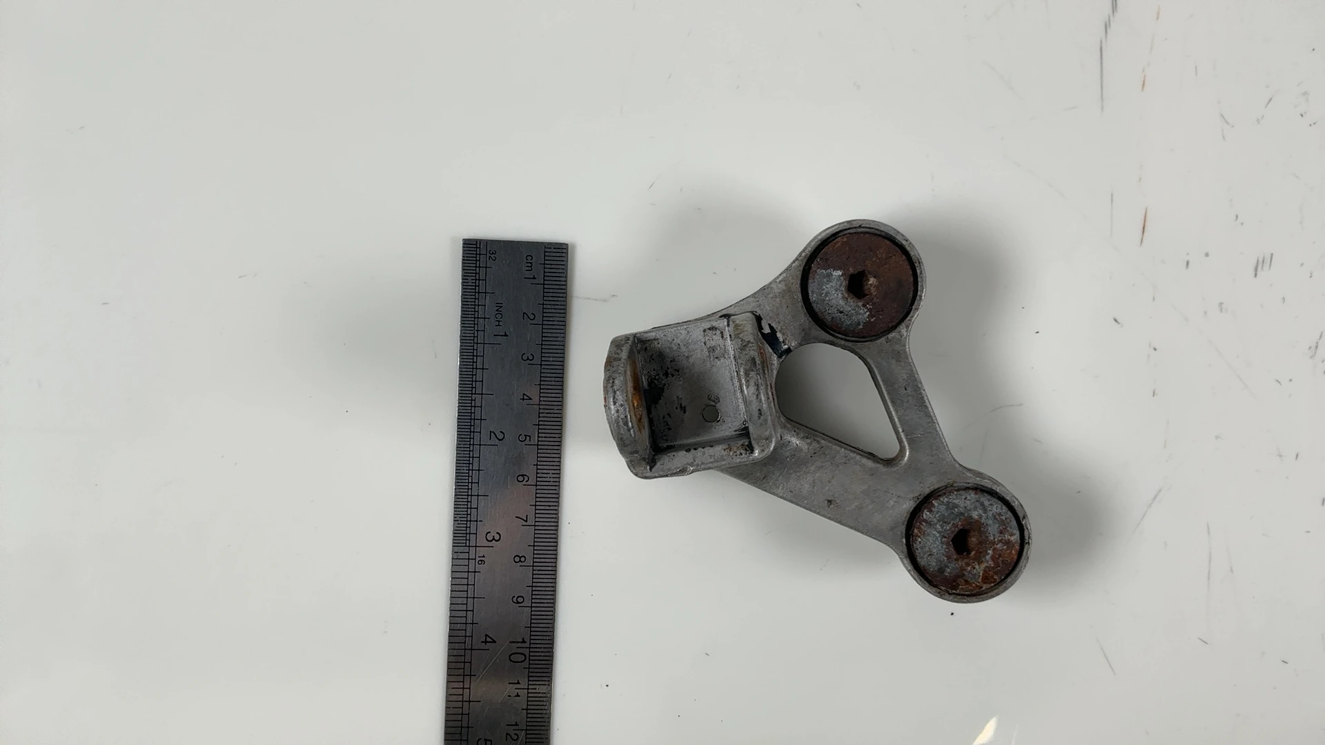 Honda CBR1000F SC24 1000cc Left Front Footrest Peg Bracket 1990-91 50700-MS2-670 - Image 4