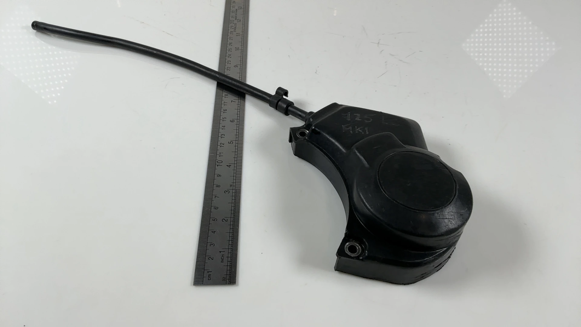 Yamaha RD125LC RD125 DT125LC 125 CC Oil Pump Cover 1982-1987 OEM 10V-15416-00-00 - Image 4
