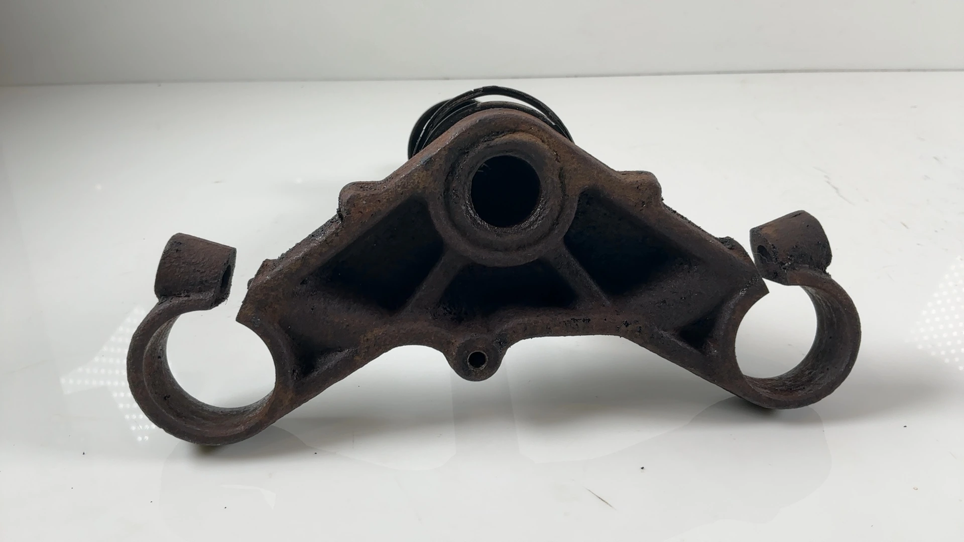 Suzuki GS650G GS650 650cc Lower Triple Tree Fork Stem 1982 1983 OEM 51400-34852 - Image 6