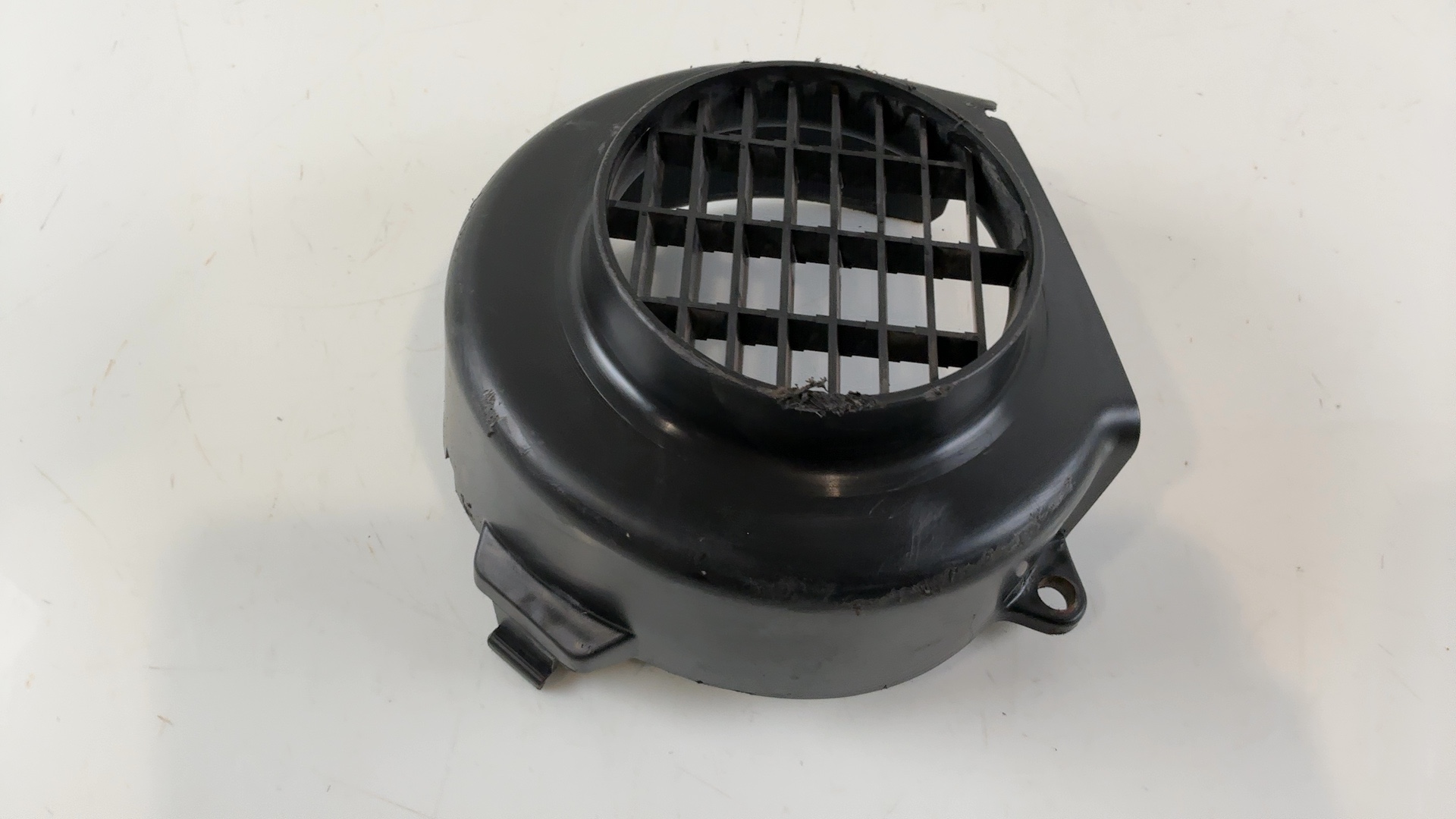 Peugeot Speedfight 1 50 Engine Cooling Fan Cover 1996-2000 OEM 734067 - Image 4