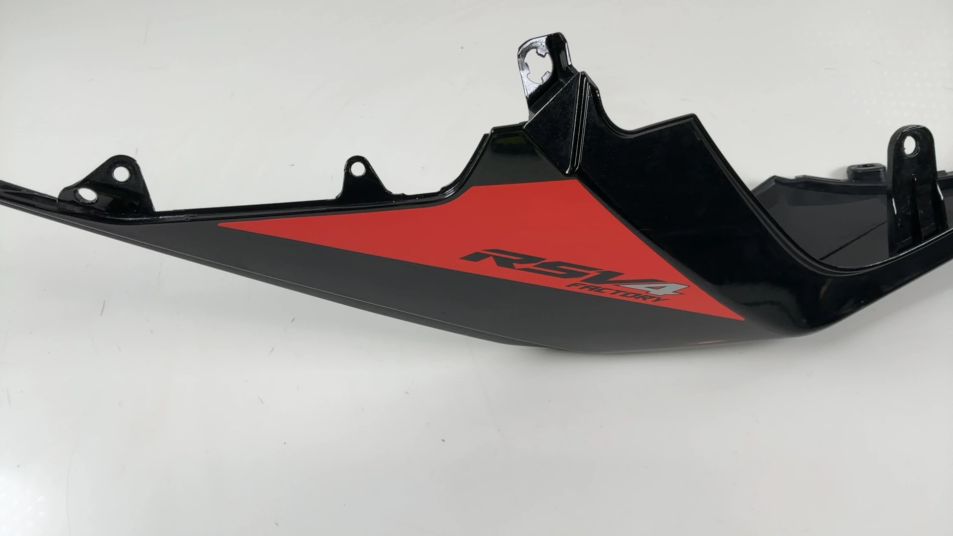 Aprilia RSV4 Factory 1100 Right Tail Side Fairing 2021-2026 OEM 2B006976 - Image 9