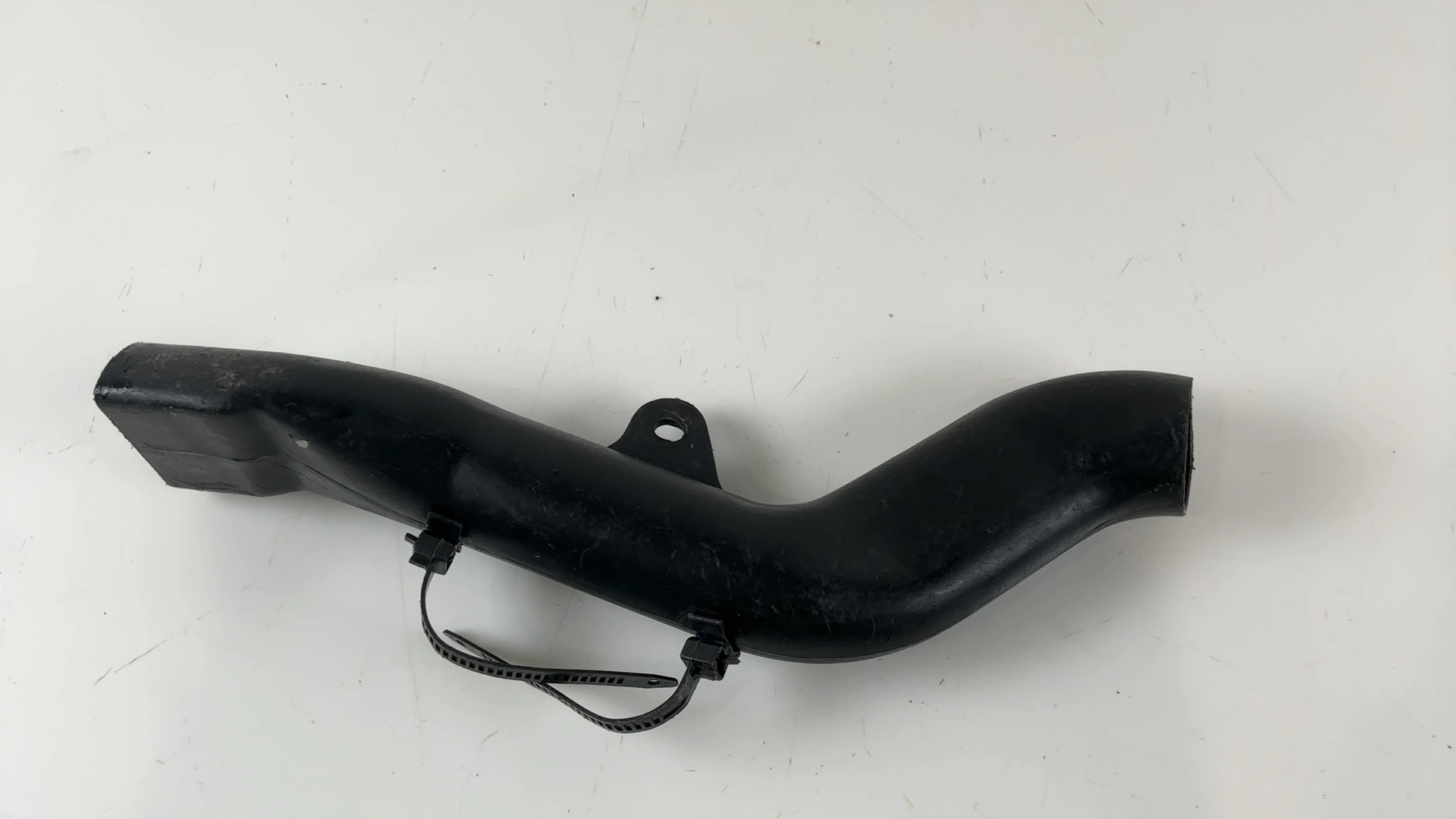 Suzuki GSXR 1100W GSXR1100 1100cc Left Air Intake Duct 1993-1998 OEM 94452-46E20 - Image 2