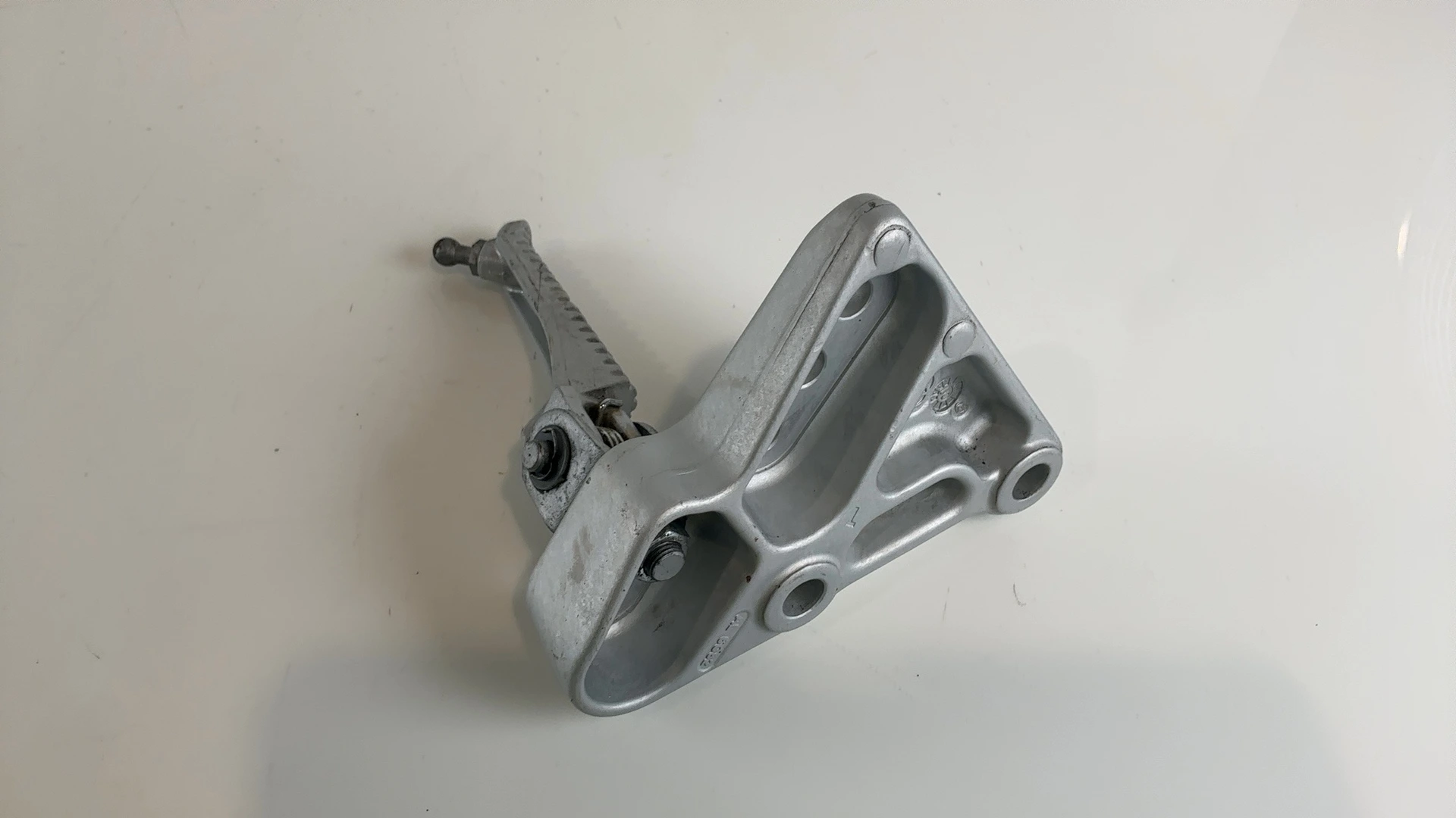 Gilera DNA 125 180 Front Left Footrest Peg Hanger Bracket 2000-2007 OEM 576939 - Image 2