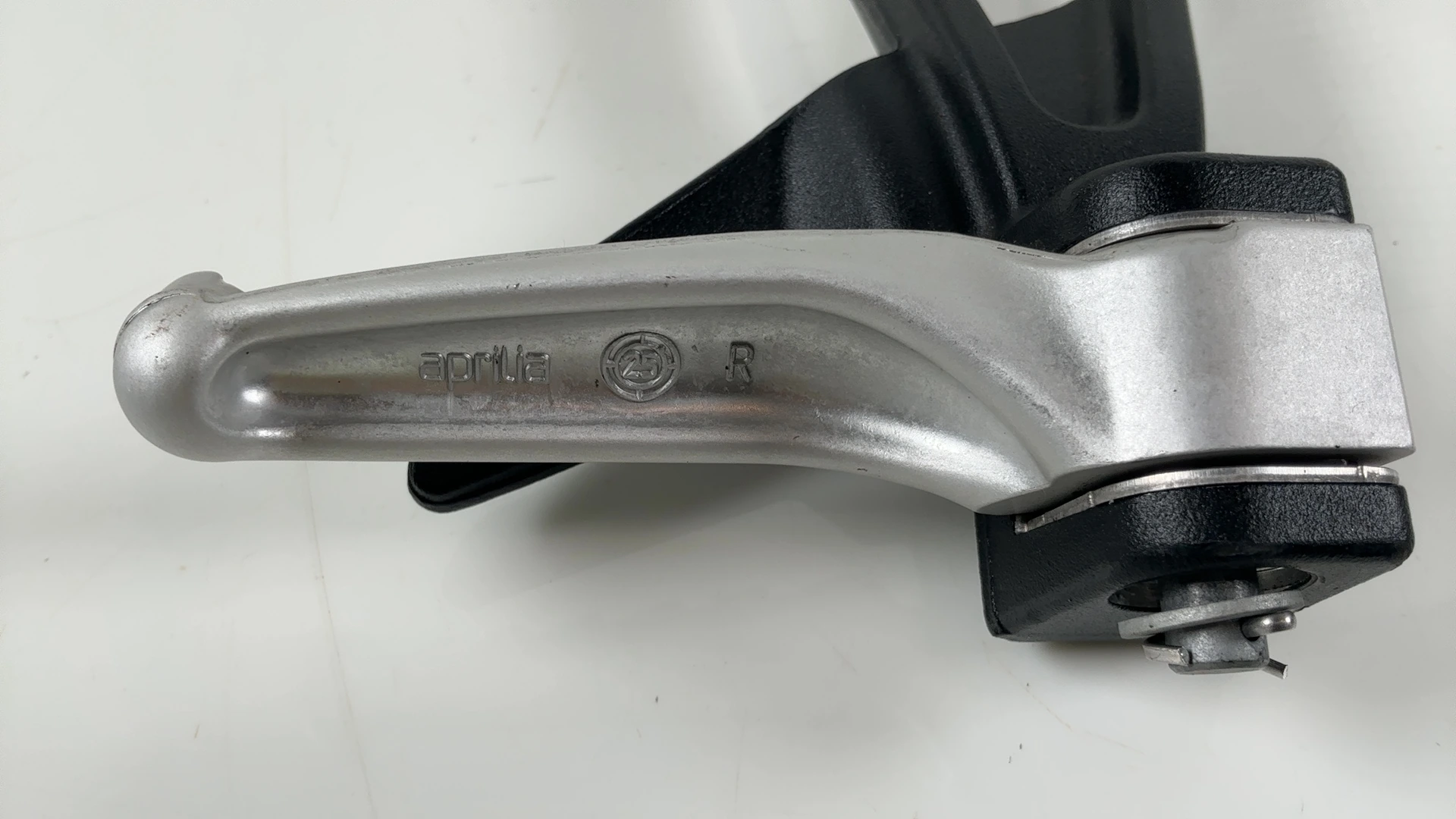 Aprilia RS Tuono 660 Right Rear Footrest Hanger 2025 2026 OEM 2B014302 - Image 8