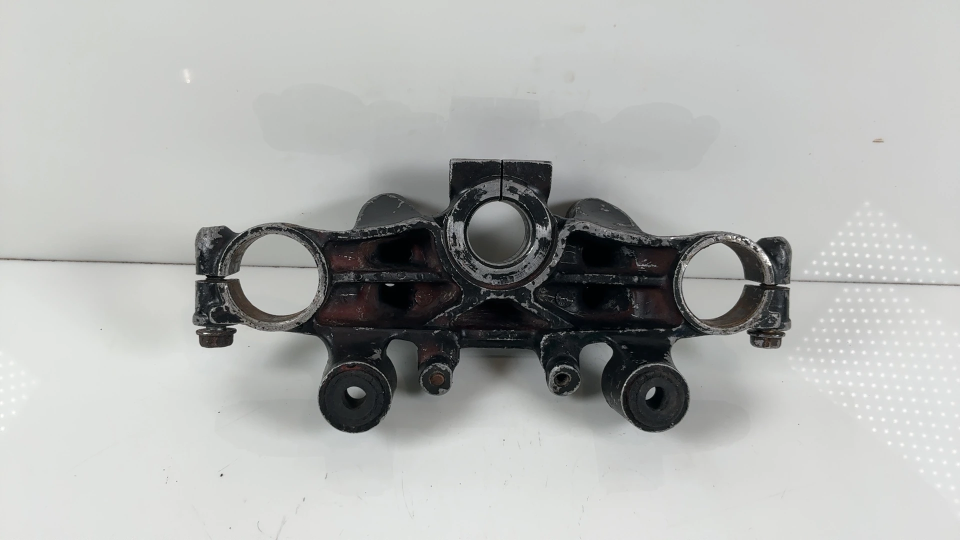 Kawasaki KZ550 LTD KZ550C 550cc Upper Fork Bridge Yoke 1980-1983 OEM 44039-1011 - Image 1