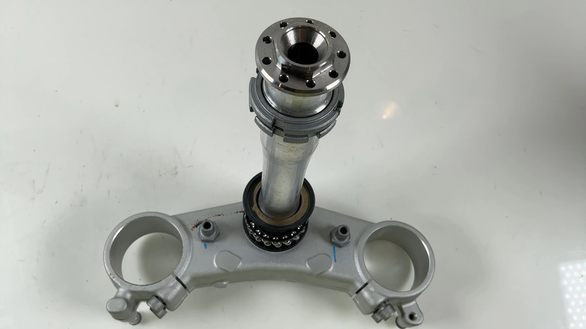 Aprilia RS 660 Tuono 660 Factory 660 Lower Fork Triple Tree 2025-26 OEM 2B012869 - Image 4
