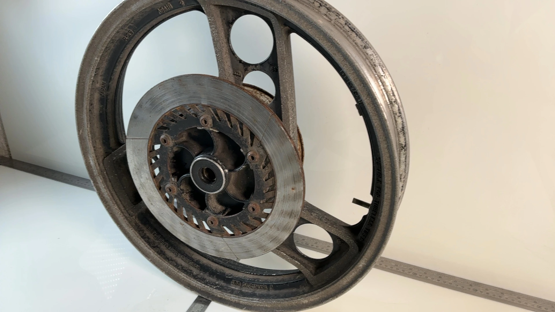 Yamaha XJ900 F 31A 900cc Rear Wheel Rim 1983-1994 OEM 31A-25338-20 Asahi R-29 - Image 5