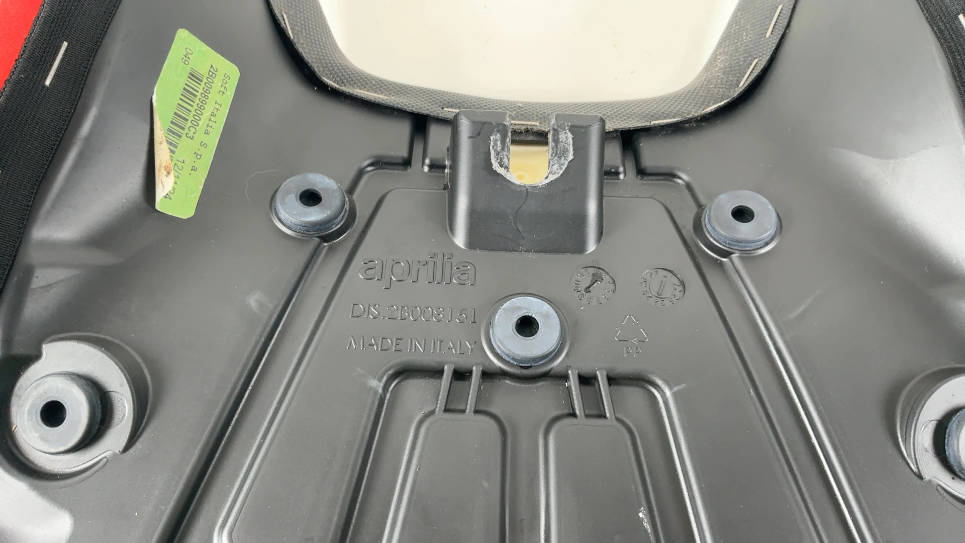 Aprilia Tuono V4 Factory 1100 Rider Front Seat 2021-2026 OEM 2B008151 - Image 6