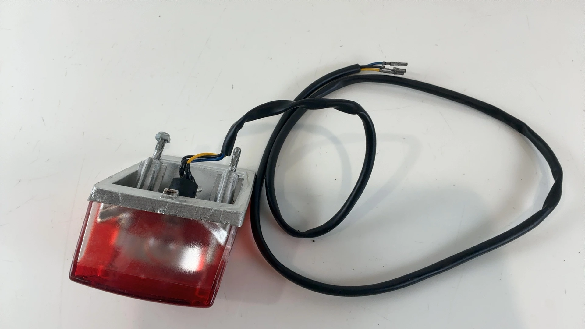 Yamaha XT DT TT 125 600 CC Rear Tail Light 1988-2004 OEM 34Y-84710-E1 - Image 3