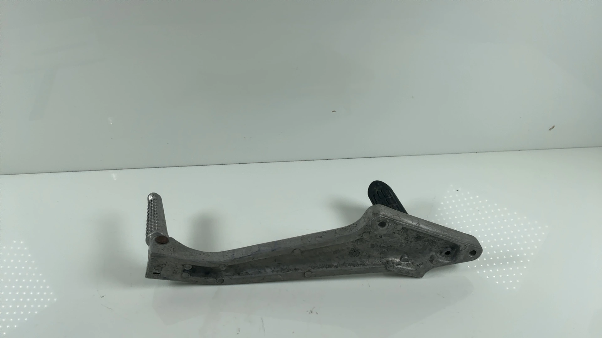 Honda CB400SF NC31 400cc Left Rear Footrest Bracket 1992-1997 OEM  50760-MY9-000 - Image 5
