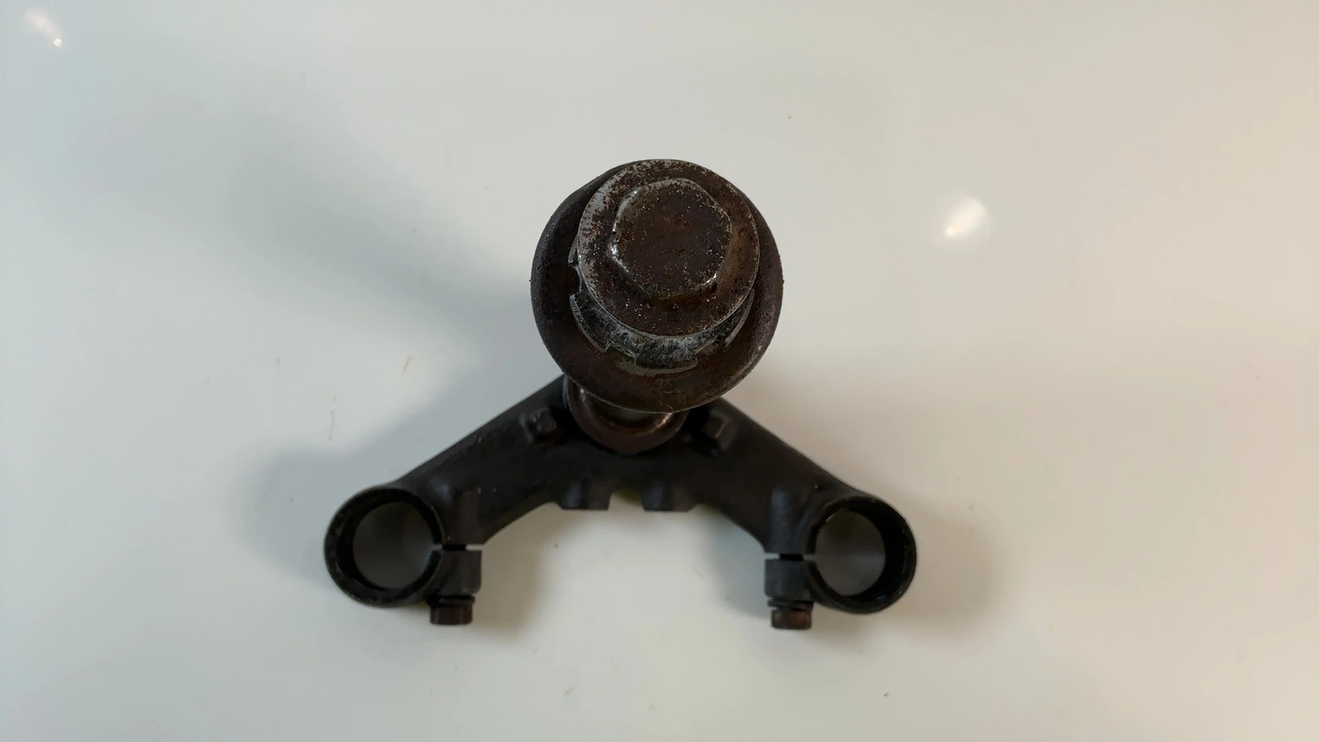 Yamaha XS360 XS400 Lower Triple Tree Stem Clamps 1976-1977 OEM 1L9-23340-00-90 - Image 4