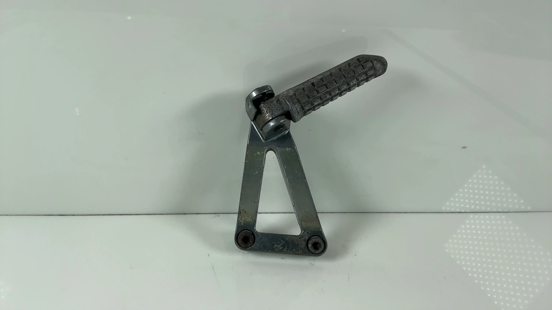 Kawasaki Ninja ZX-9R ZX900B 900cc Left Rear Footrest Peg Stay 1994-97 35011-1667 - Image 1