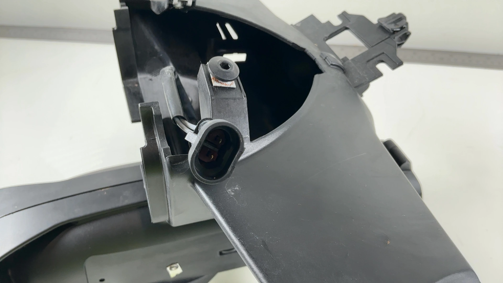 Aprilia RS660 Tuono 660 Headlight Dashboard Support Bracket 2B008949/2B008950 - Image 4