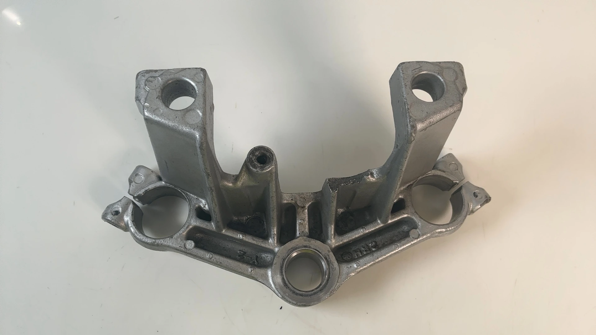 Yamaha TZR125 RD125LC 2RK 125cc Upper Fork Yoke Bridge 1985-1992 OEM 2RH-23435-0 - Image 3