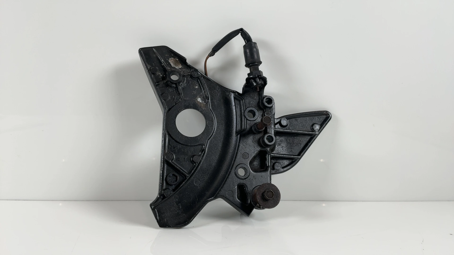 Kawasaki ZR-7 ZR750 750cc Front Right Footrest Bracket 1999-2005 35063-1051-EZ - Image 7