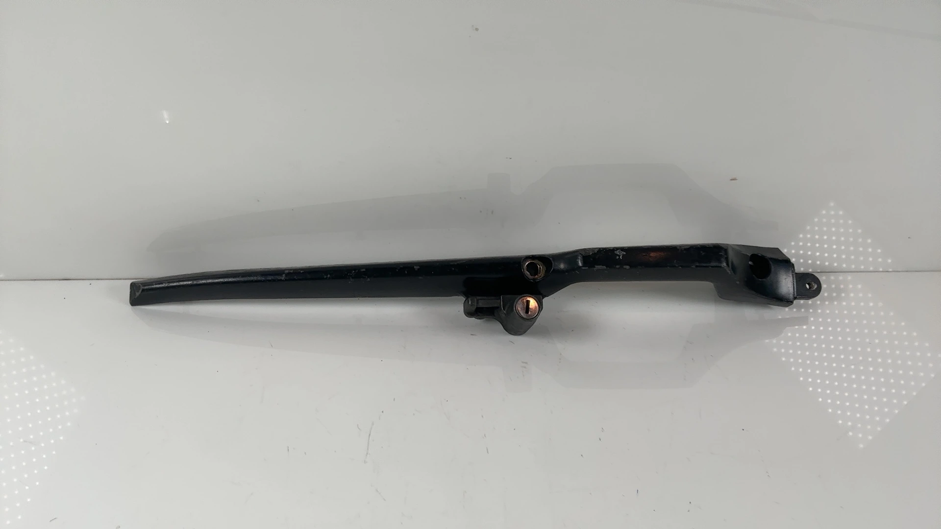 Kawasaki GPZ550 ZX550A 550cc Right Passenger Grab Handle 1984-86 OEM 32109-1043 - Image 1