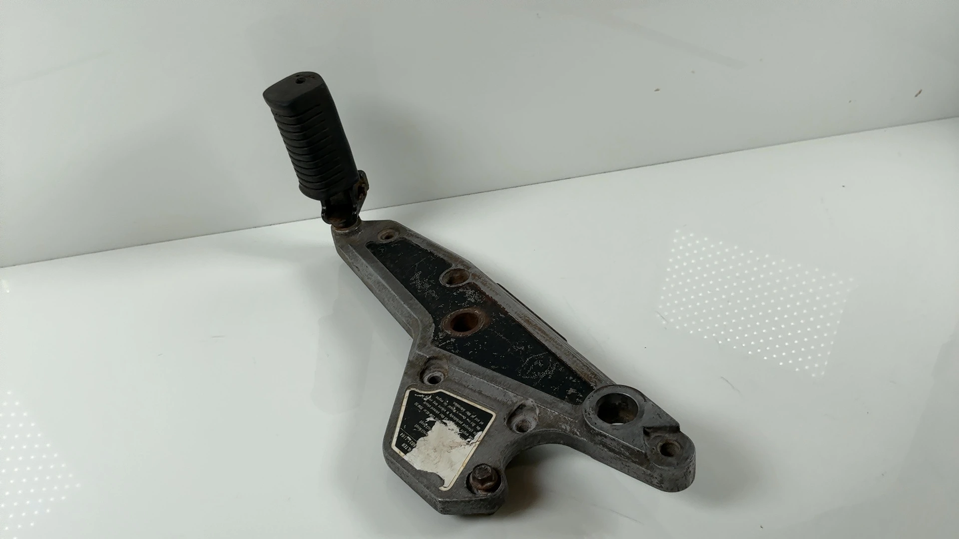 Kawasaki KZ1100 Shaft 1100cc Right Front Footrest Peg Bracket 1981-83 35011-1072 - Image 3