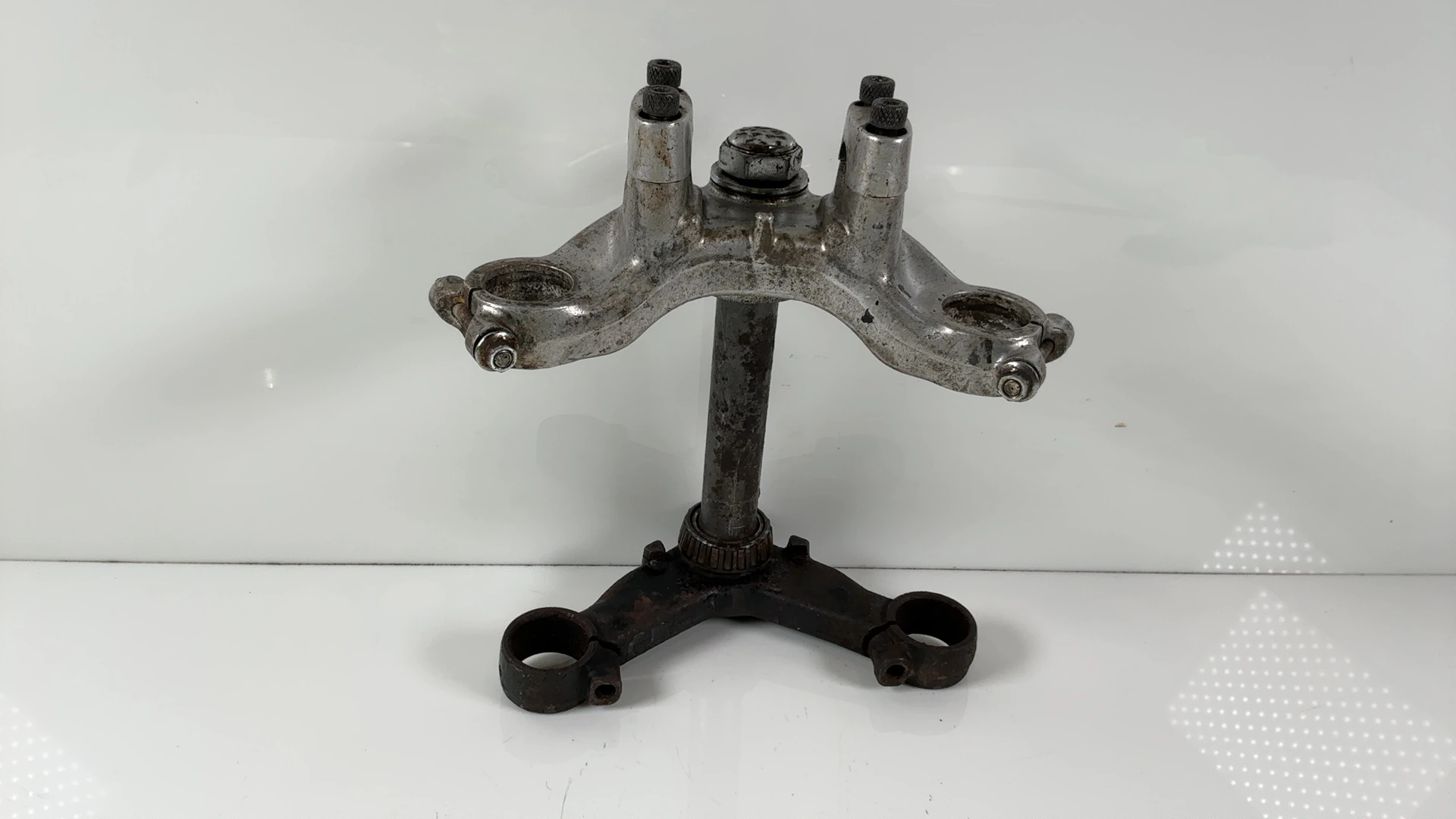 Honda CL250S MD04 250cc Upper Fork Bridge Lower Triple Tree 1982-84 53230-MD4-00