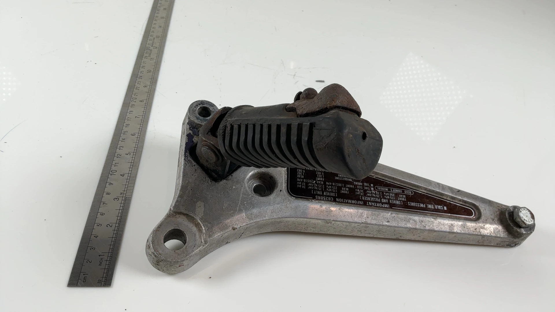 Honda CB250RS MC02 250cc Right Footrest Hanger Bracket 1980-85 OEM 50640-MC0-000 - Image 4