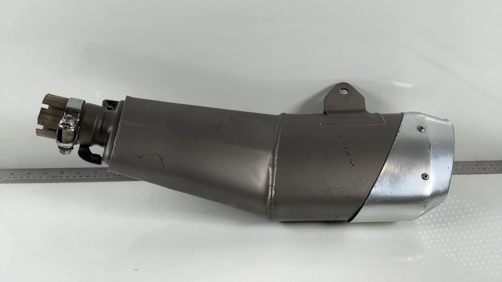Suzuki GSXR750 GSX-R 750 750cc Exhaust Muffler 2008-2010 OEM 14310-38H00 38H0