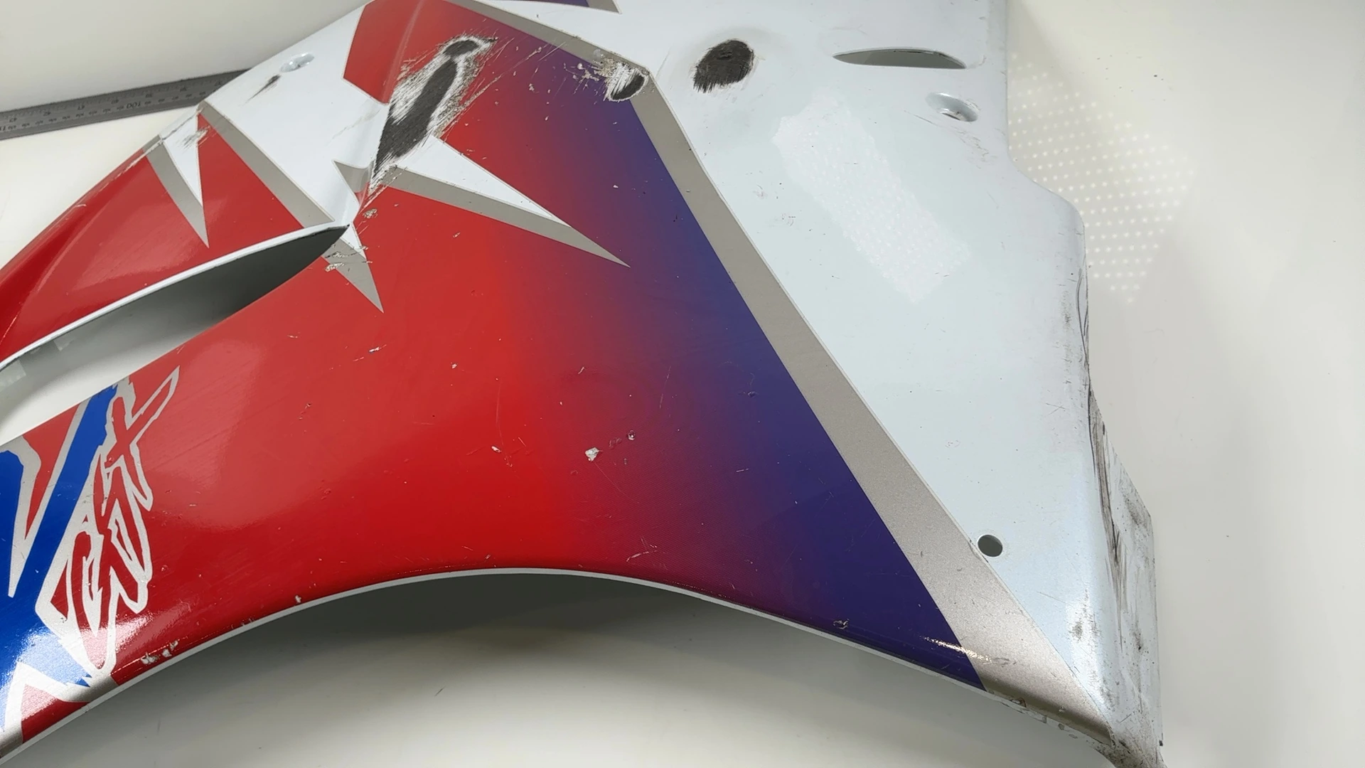 Suzuki GSXR 750 600 Left Side Lower Mid Fairing Cowl 1992-1995 OEM 94481-17E0 - Image 10