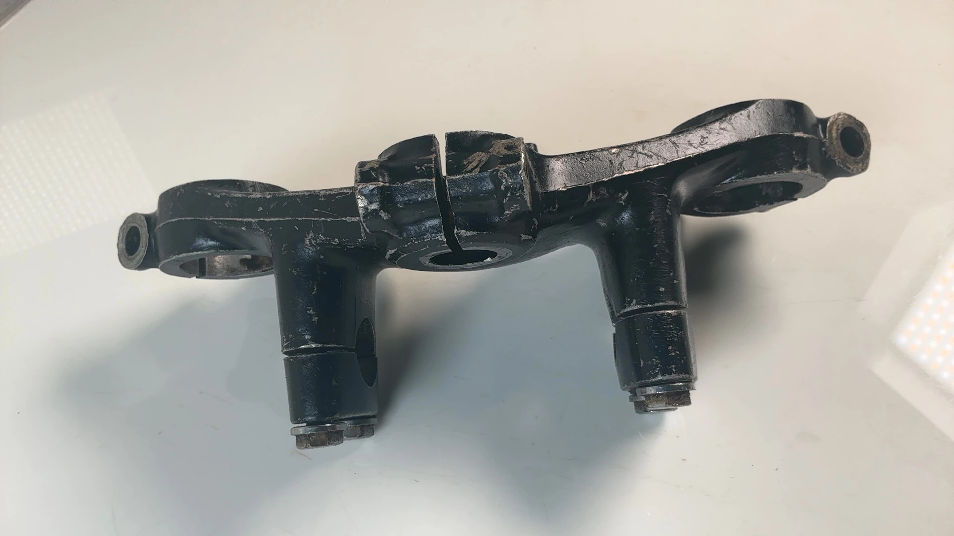 Suzuki GSX400E GK53C 400 Upper Triple Tree Clamp 1981-1985 OEM 51311-44100 - Image 3