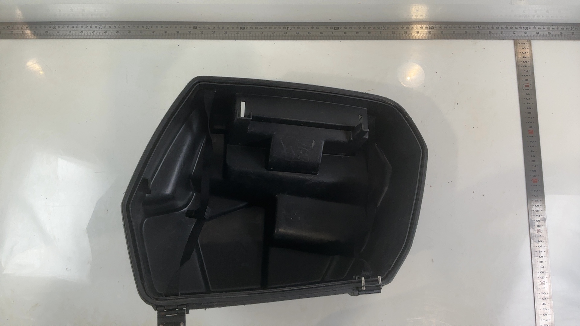 BMW R1100RT R1100 RT 1100 CC Right Saddlebag Base Case 1995-2001 OEM 46542317620 - Image 1