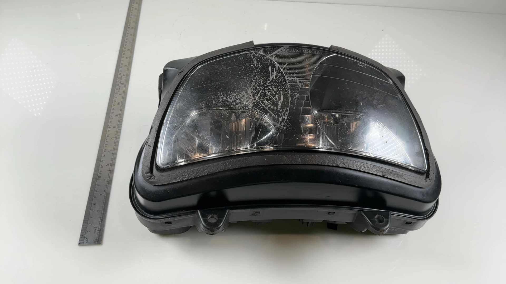 Suzuki GSX-R 750 SRAD GR7HA 750cc Headlight Assembly 1996-1999 OEM 35100-33E00 - Image 4