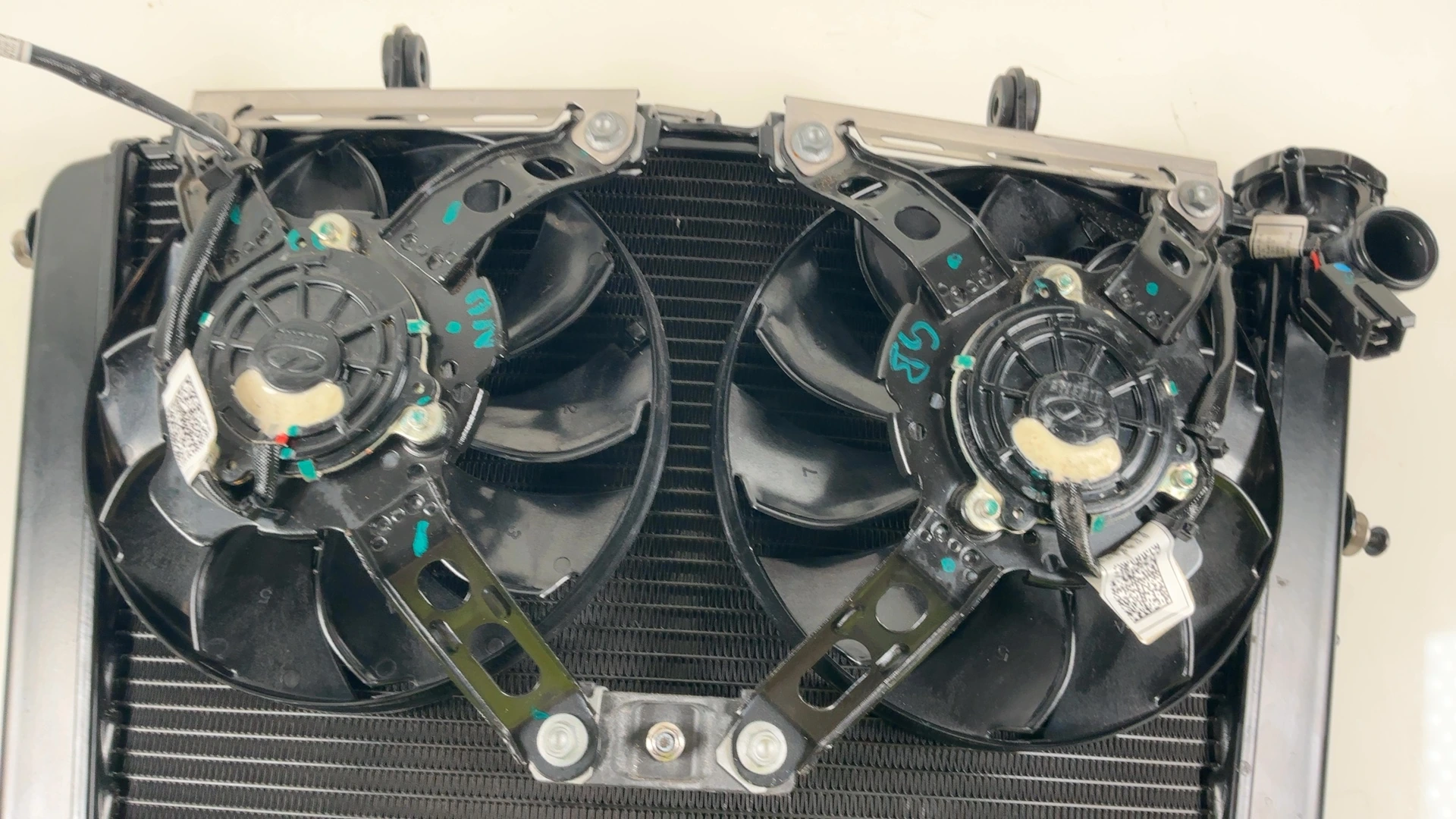 Aprilia RSV4 Tuono V4 1100 Engine Radiator 2025 2026 OEM 2B012807 - Image 9