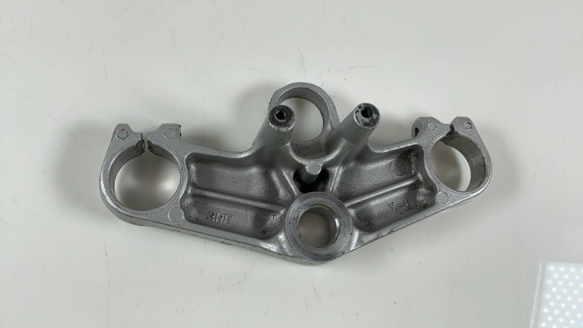 Yamaha FZR600 3HE 600cc Upper Fork Yoke Bridge 1989-1993 OEM 3HE-23435-00-00 - Image 7
