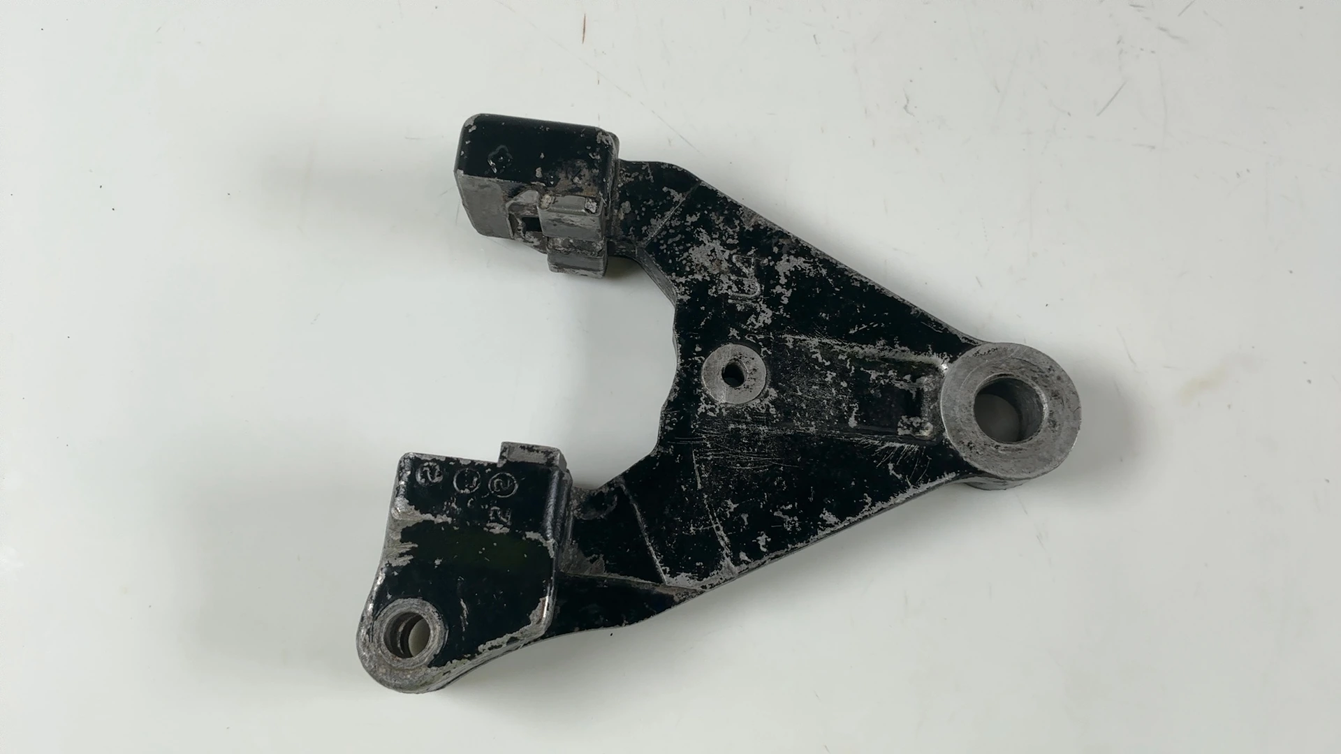 Yamaha XS500 DOHC 500CC Rear Brake Caliper Hanger Bracket 1976-1978 1J3-25810-54