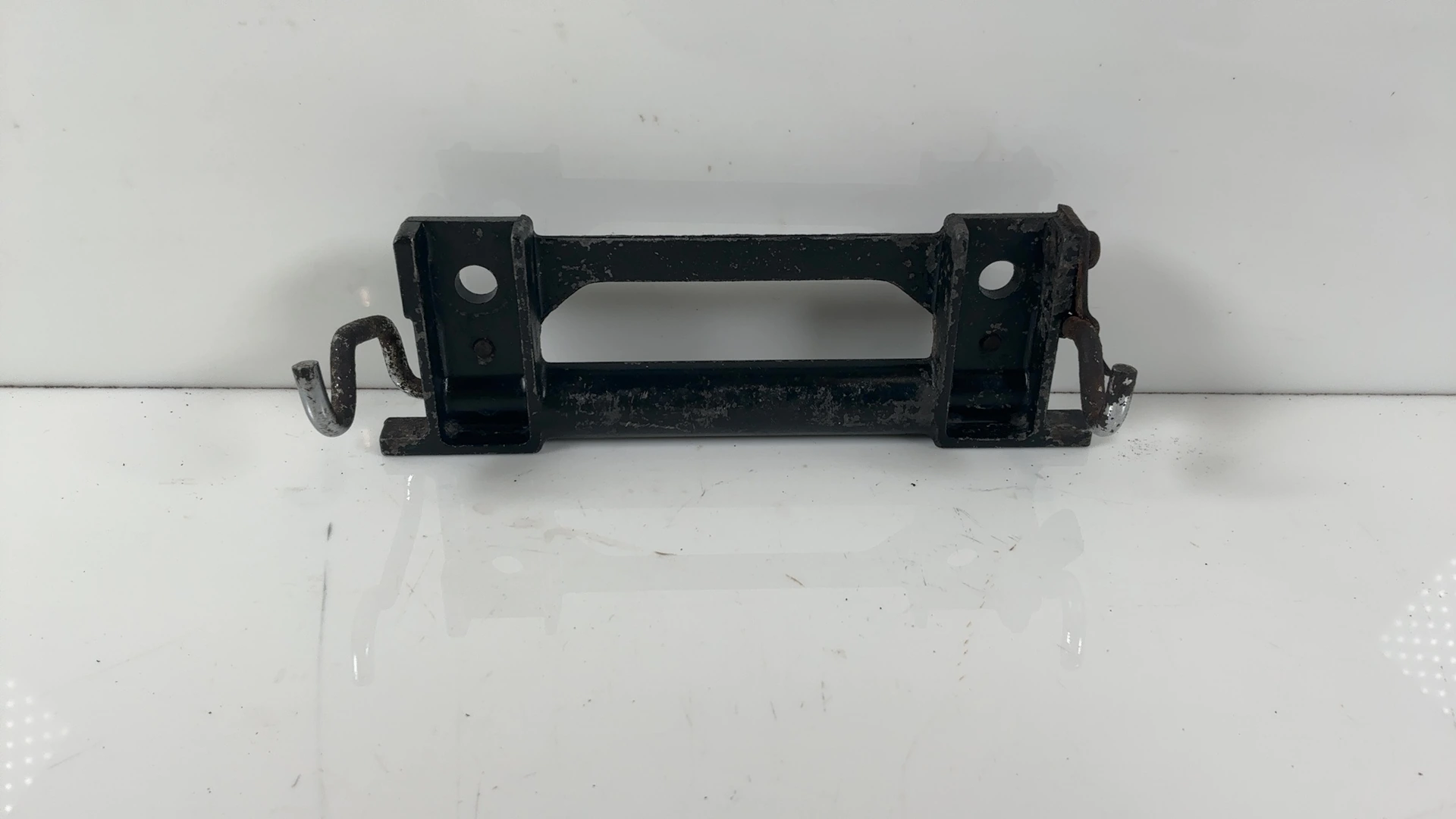 Kawasaki Ninja GPZ900R ZX900A 900cc Luggage Hook Bracket 1984-89 OEM 32046-1135 - Image 1