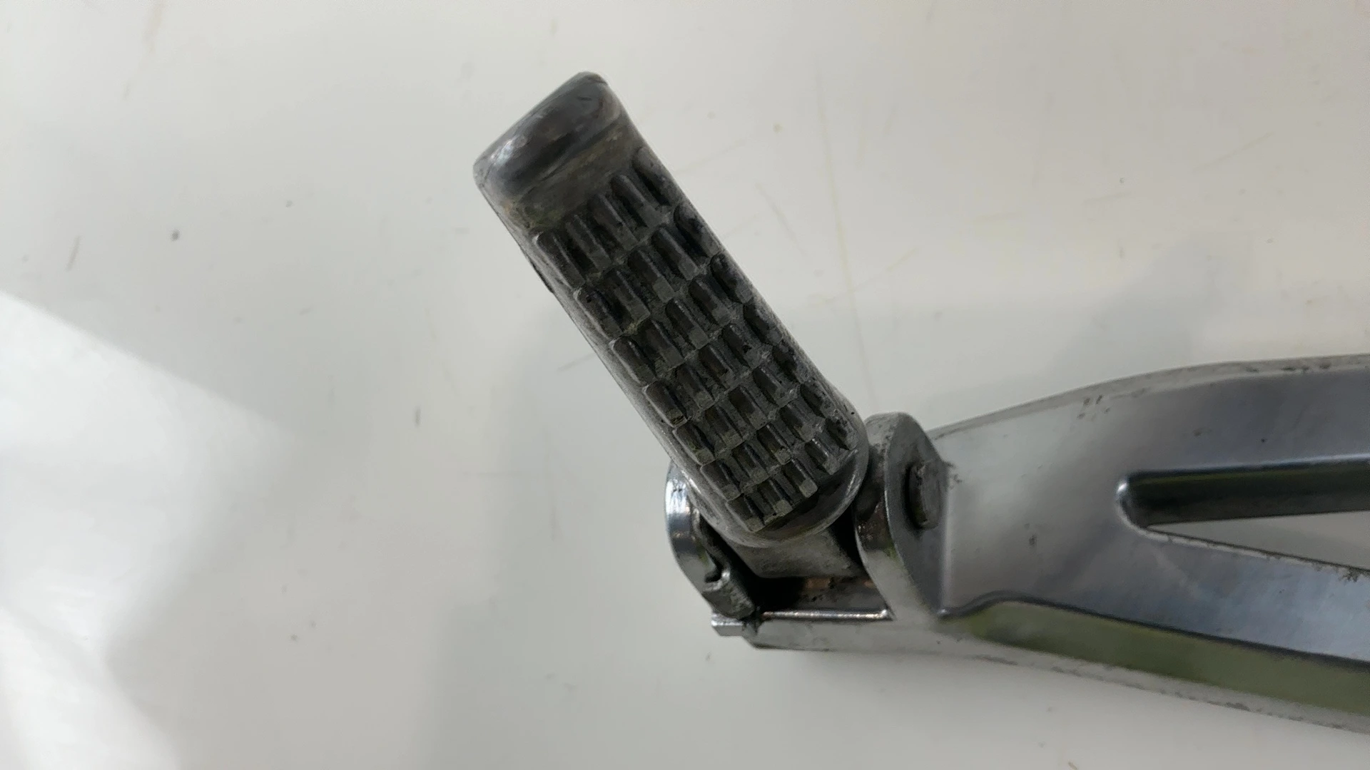 Kawasaki Ninja ZX-12R ZX1200 Rear Left Footrest Peg Hanger 2000-2001 35063-1064 - Image 5