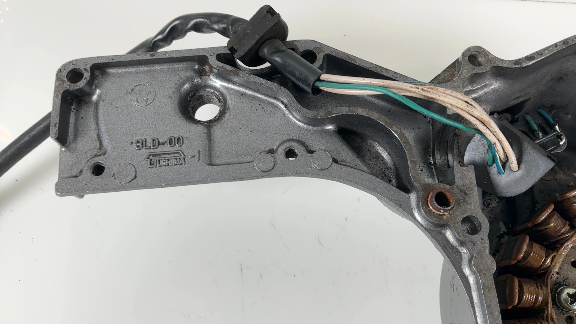 Yamaha TDM850 XTZ750 Magneto Stator Engine Cover 1989-2001 OEM 3VD-15411-00 - Image 7