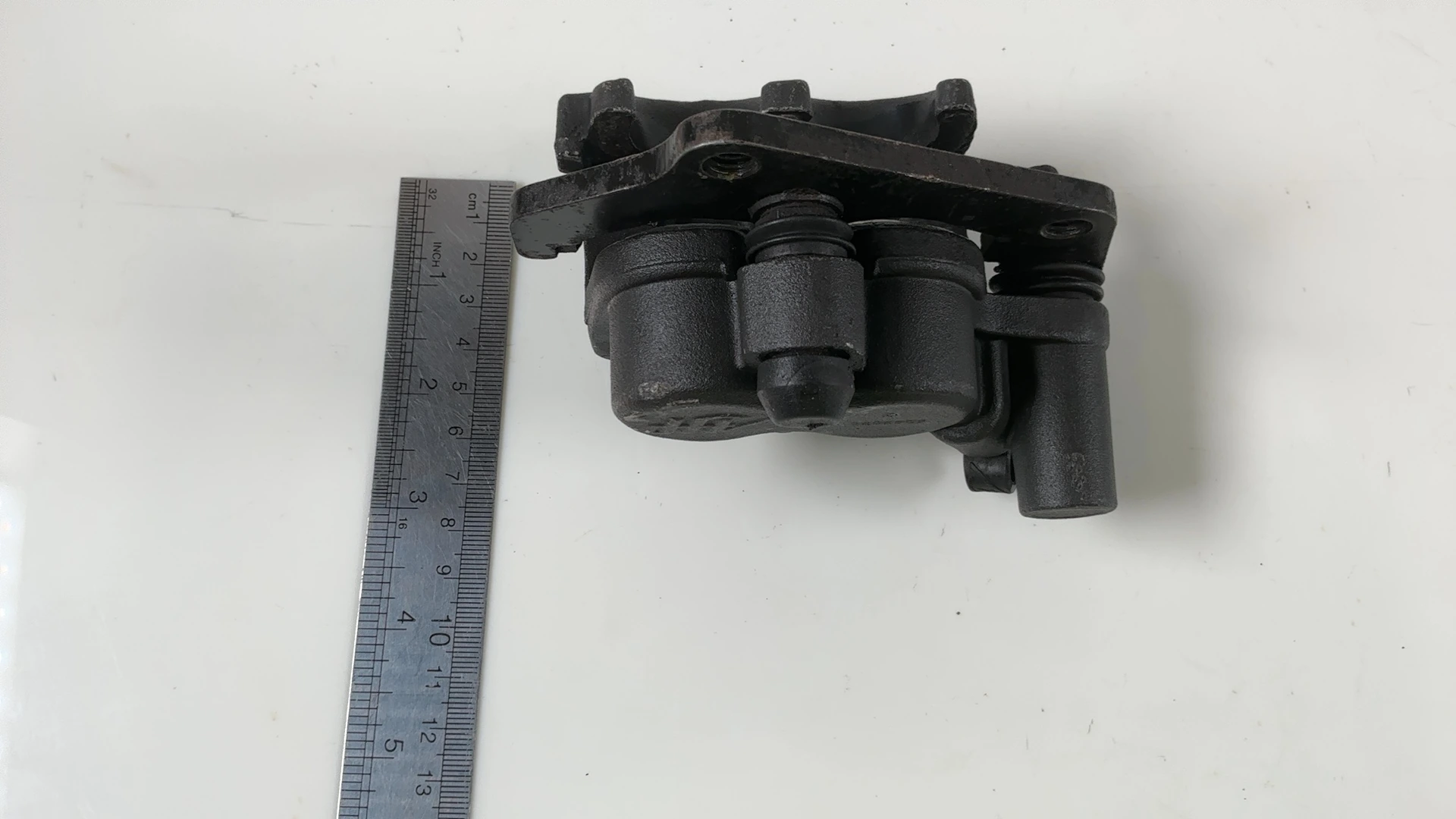 Peugeot Satelis 125 1st Gen 125cc Front Brake Caliper 2006-2012 OEM 767726 - Image 4