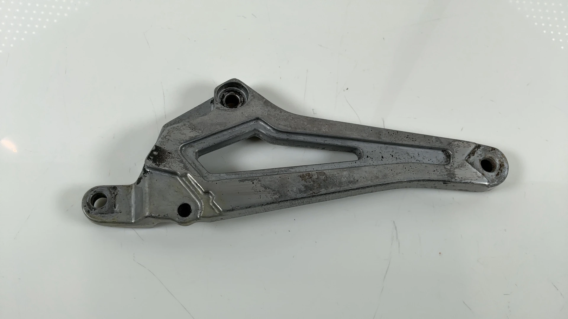 Yamaha RD125LC RD125 LC 125cc Left Side Foot Rest Bracket 1982-1986 10W-27442-01