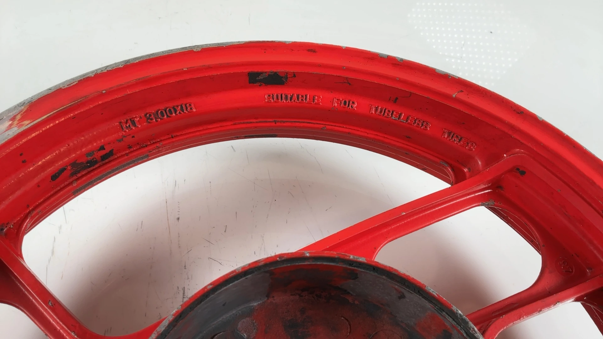 Yamaha FZ750 1FN 750CC Rear Wheel Rim 1985-1986 OEM 1AE-25338-00-6G - Image 6