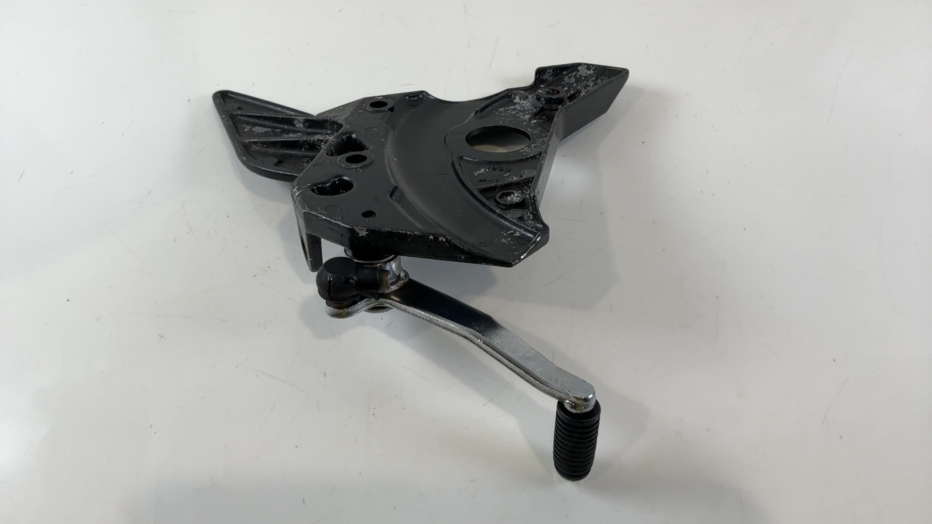 Kawasaki ZR-7 ZR750 750cc Front Left Footrest Bracket 1999-03 OEM 35011-1998-EZ - Image 5