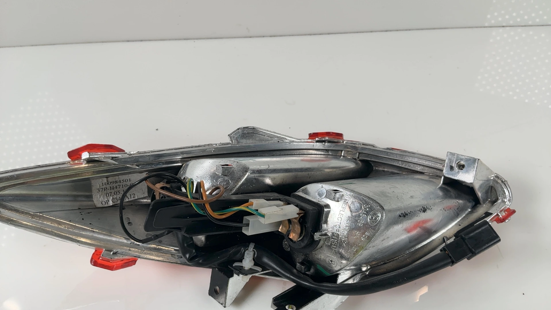 Yamaha XMAX YP125R 125cc Left Rear Tail Light 2010-2013 OEM 37P-H4710-01 - Image 9