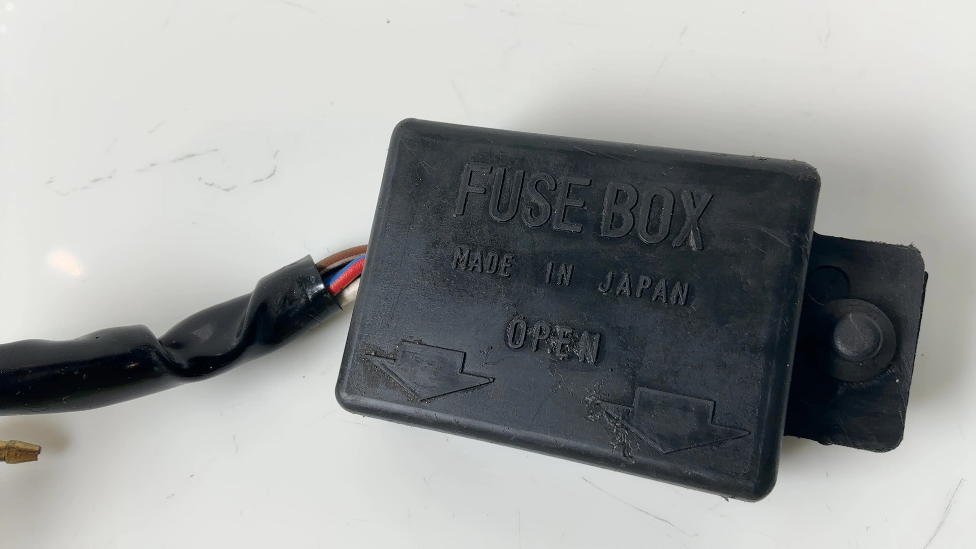 Kawasaki KZ650 B C D 650cc Fuse Box 1977-1980 OEM 26004-035 - Image 3