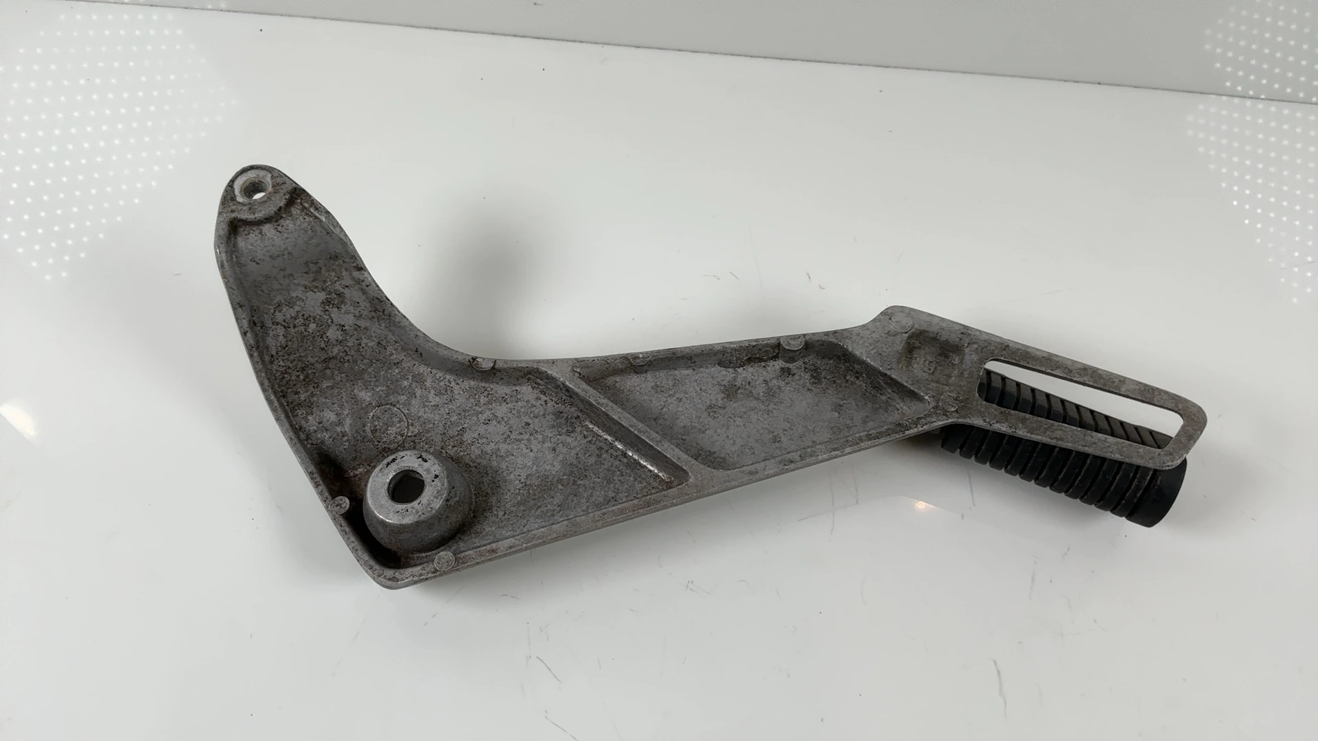 Honda CG125 CG125ES 125cc Left Pillion Footrest Peg Mount 2003-04 50716-KGA-940 - Image 5
