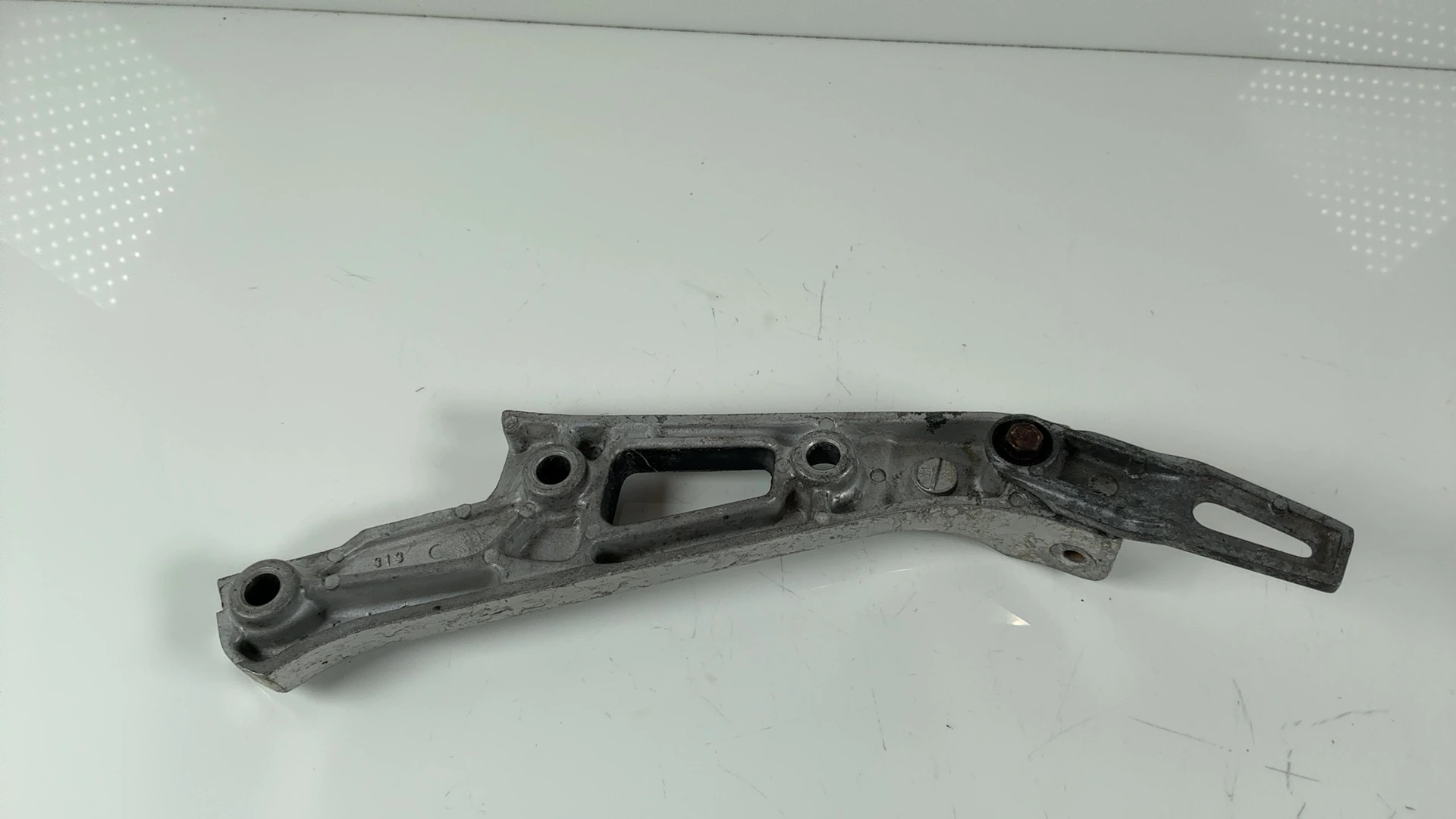 Suzuki GS700E GS700 Rear Left Muffler Footrest Bracket 1984 1985 OEM 43821-31300 - Image 6