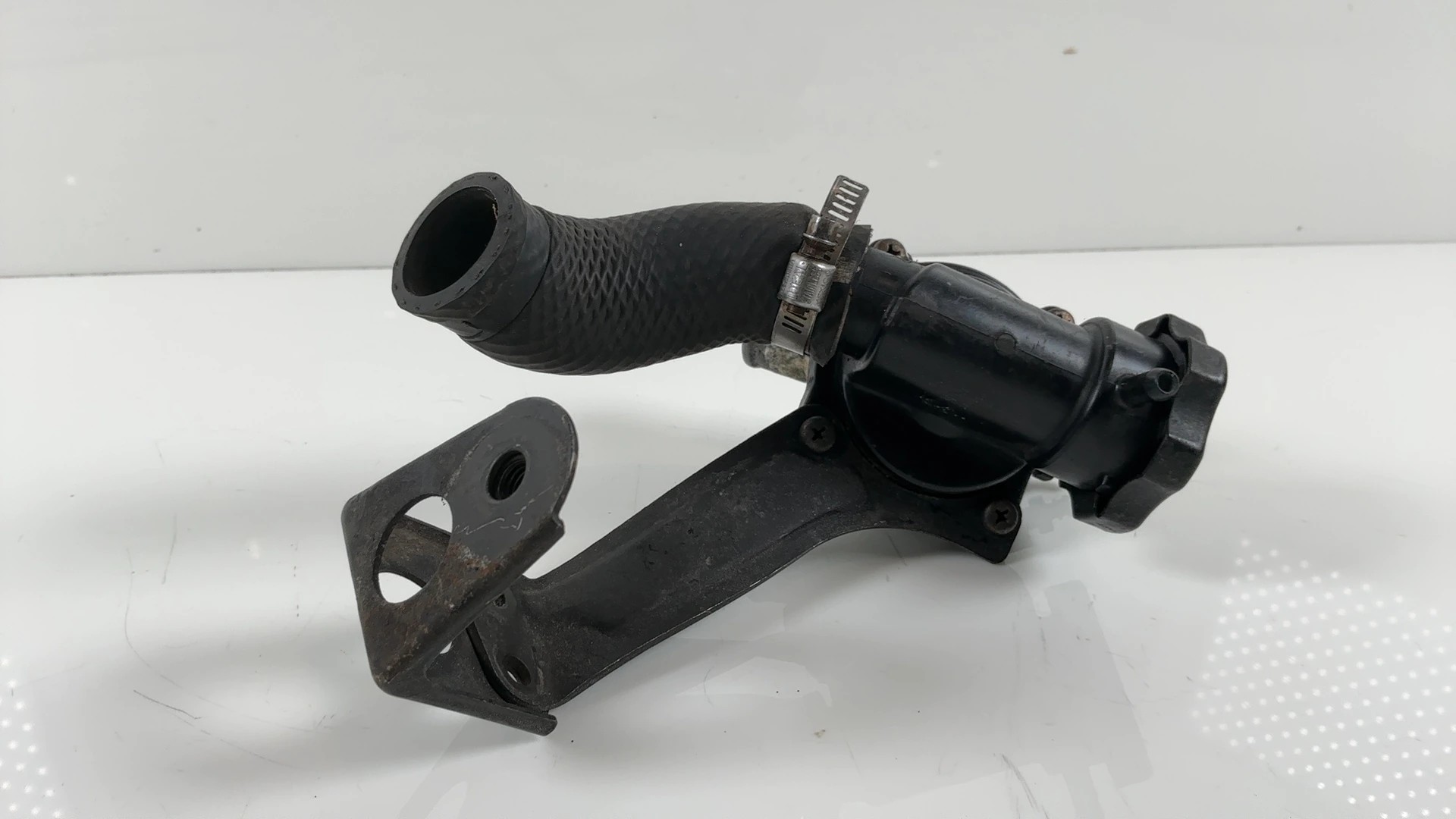 Kawasaki ZZR600 ZX600E 600cc Thermostat Housing 1993-2005 OEM 14075-1068 - Image 5