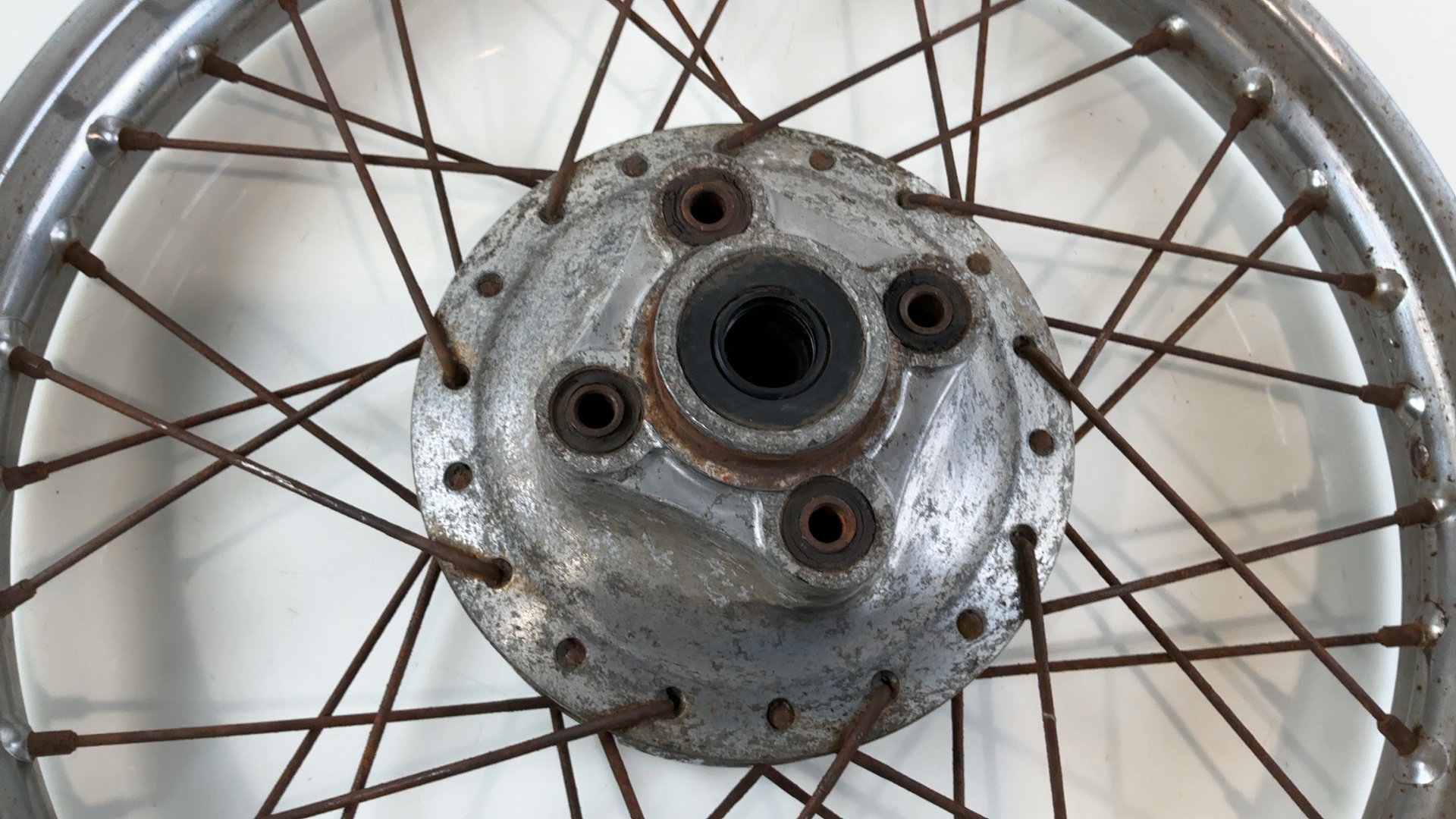 Honda CB200T CB200 200cc Rear Wheel Rim Hub 1974 OEM 42601-354-000 - Image 3