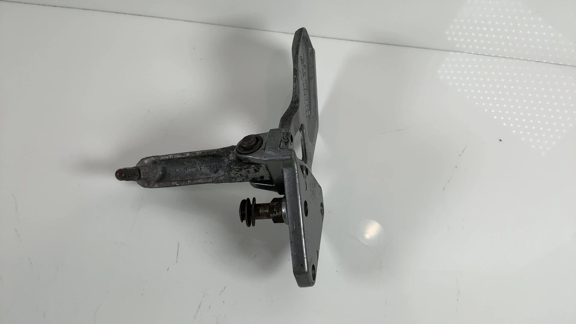 Kawasaki ZZR1100 ZX1100 1100CC Front Left Footrest Hanger 1993-01 35011-1635-TX - Image 4