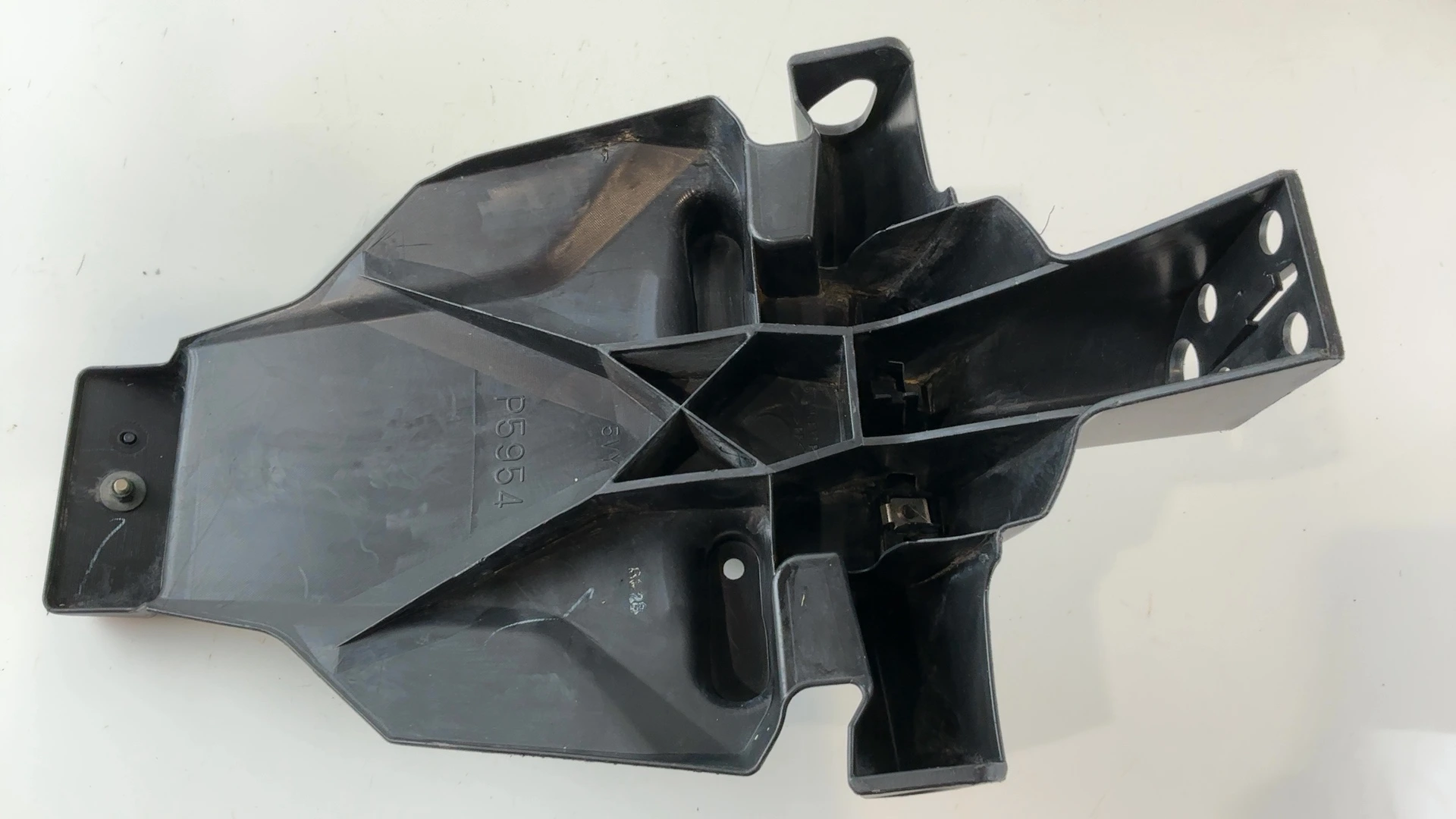 Yamaha YZF-R1 RN12 1000 CC Rear Fender Mudguard 2004-2006 OEM 5VY-21629-01-00 - Image 2