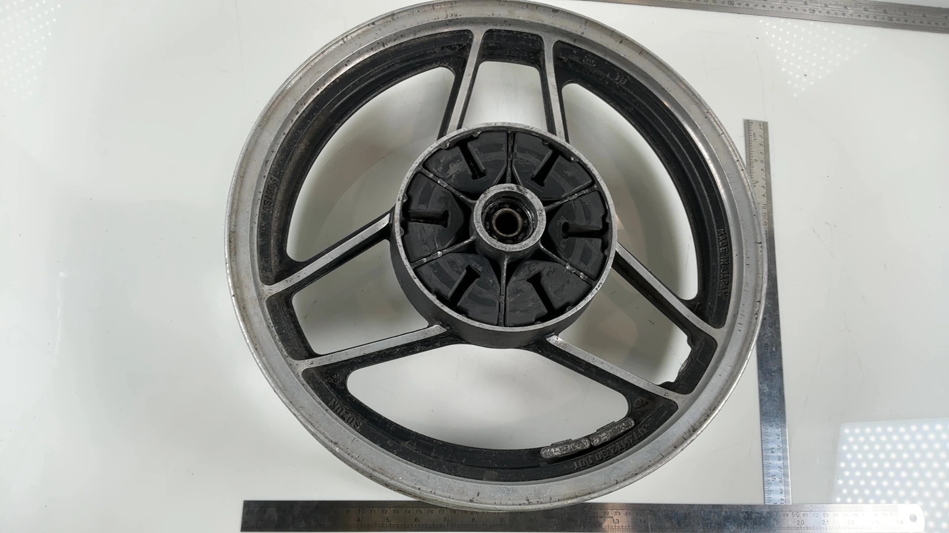 Suzuki GSX750 ES GR72A 750cc Rear Wheel Rim 1983-1986 OEM 64111-31300-291 - Image 3
