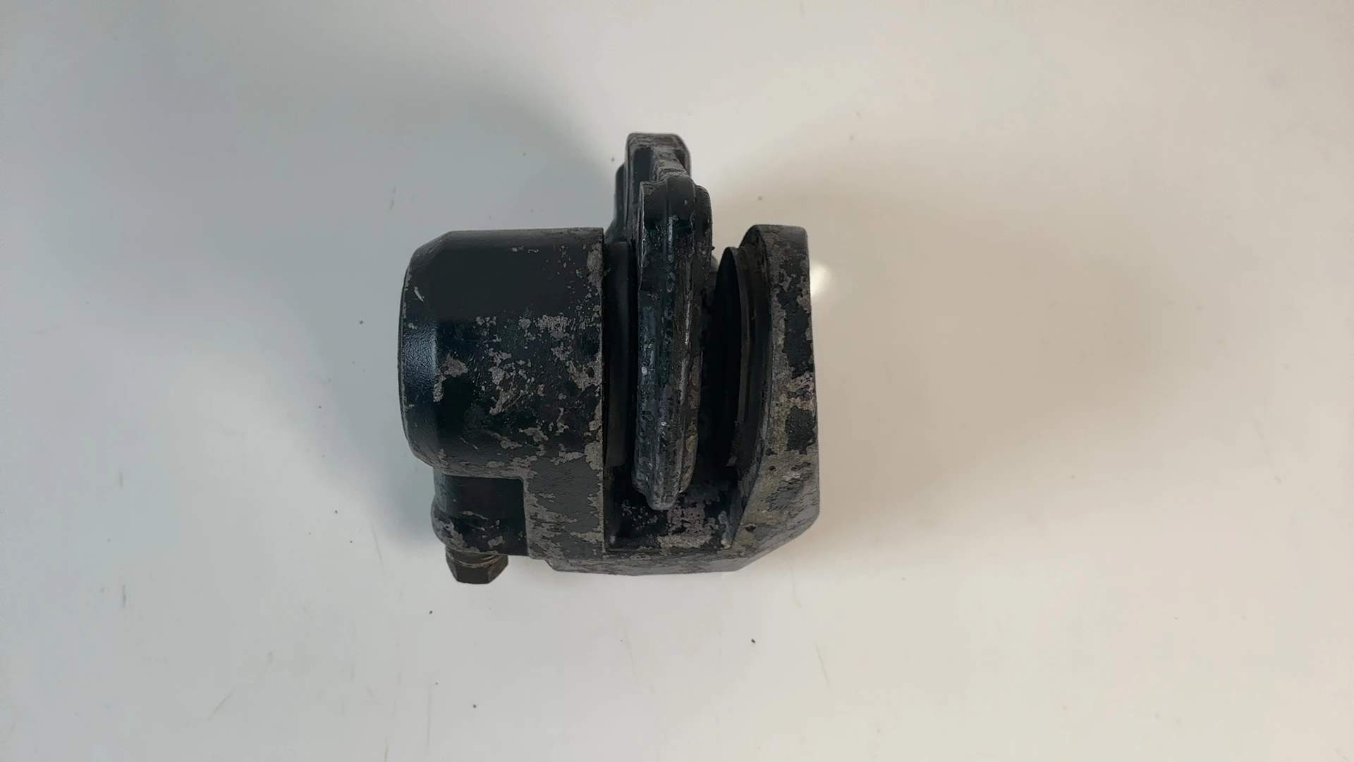 Suzuki GS750 GS750E 750cc Front Right Brake Caliper 1977-1979 OEM 59300-44002 - Image 5