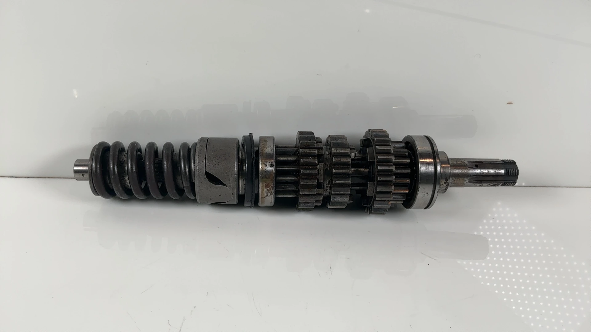 Suzuki GS850GL GS850 850cc Transmission Countershaft Assembly 80-82 24121-45103 - Image 2